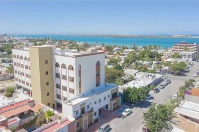 Image de PalmyraLaPaz is a 2-bed OceanView Condo in Col Esterito, 3 blocks to the Malecon