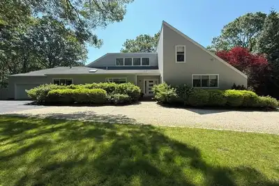 Image de Charming East Quogue House with Pool and Tennis