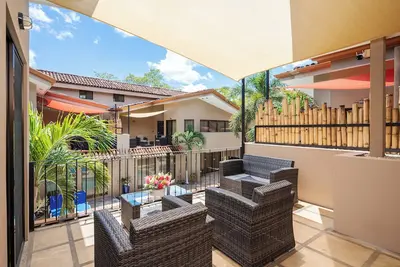 Image de The Cove #10 – 2br Condo Steps from Ocotal Beach