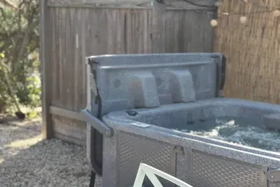 Image de Private Hot tub - Romantic 4-Acre Escape