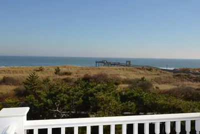 Image de Beach Front - 3081 Avalon Avenue - Duplex - Weekly Saturday to Saturday