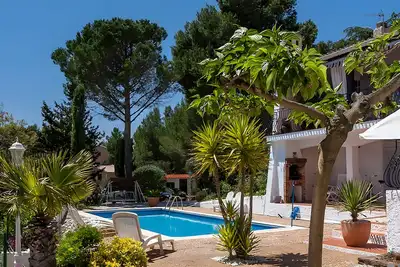 Image de Havre de paix Domaine De Montpins avec piscine privée - classé 4*