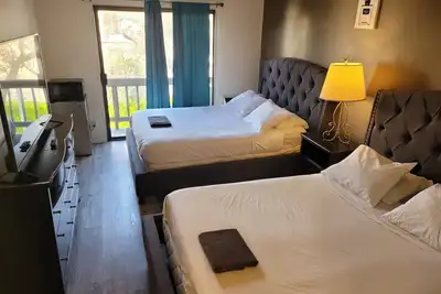 Image de Lovely Double Queen Unit with Ac and Wifi in Beverly Hills