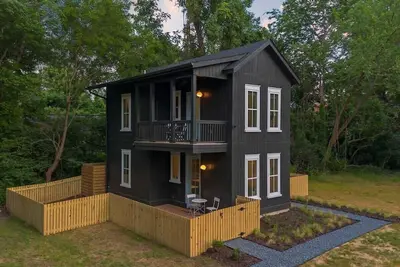 Image de 2br Urban Retreat w/ Deck, Near Downtown Durham
