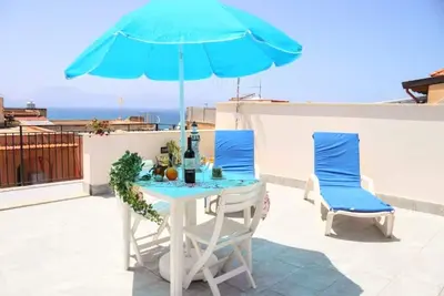 Image de Appartement 'Corallo - Casa Vacanze' avec vue sur la mer, Wi-Fi et climatisation
