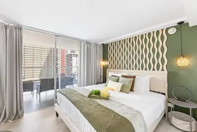 Image de Newly Renovated 1 Bdr Island Colony for 6, 7 Minutes to Beach