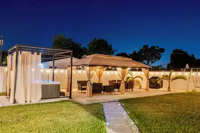 Image de Cozy and Stylish Home in Miami w HotTub & Patio