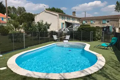 Image de Maison de vacances 'L'abricotier' avec piscine partagée, Wi-Fi et climatisation