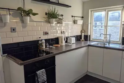 Image de 1840's Converted Railway Cottage