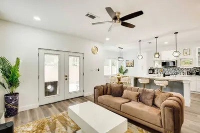 Image de Dallas Urban Oasis w/ 2 Balconies < 3 Mi to Downtown!