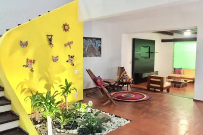 Image de Great home centrally located minutes from the beach