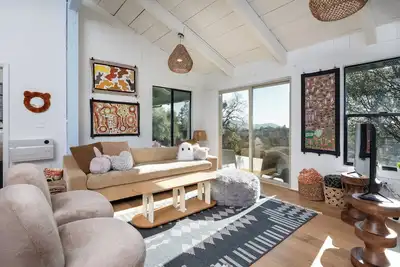 Image de Modern family friendly cabin near Yosemite. WiFi. Ac. Pet friendly. Valley views
