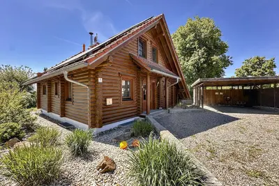Image de Maison de bien-ĂŞtre avec sauna et hottub