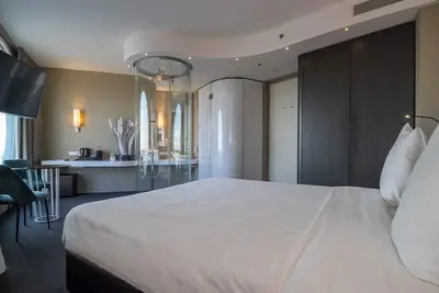 Image de Prime Location in Amsterdam Close to City Center, Nature Activities & Local Spot