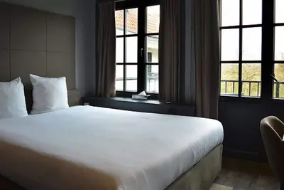 Image de Soothing Beachfront Escape | Lux Haven w/Balcony & Sea Access Near Famous Sites