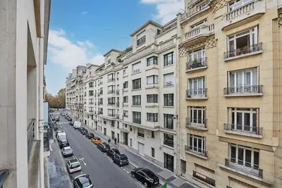 Tour Eiffel Invalides 2 bedroom apartment