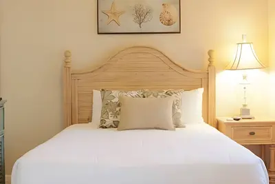 Image de Spacious Room w/ Private Furnished Balcony, Full Kitchen, Outdoor Pool