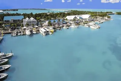 Image de Unwind and Relax! Amazing Unit w/ Spacious Living Room, Balcony, Onsite Pool