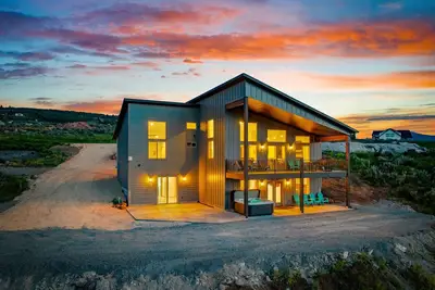 Image de Chukar Retreat • Sleeps 24 & Spa