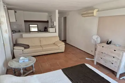 Image de Villa à Le Luc avec Piscine et Vignes