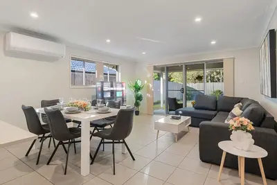 Image de Modern 5br Family Home in Peaceful Park Ridge