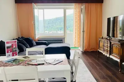 Image de Appartement \"Panorama-Perle\" avec vue sur les montagnes, balcon et Wi-Fi