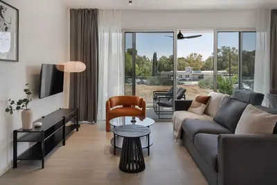 Image de Phaedrus Living: Travertine Residences 101