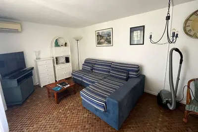 Image de Charmant T2 pour 4 pers, proche plage et commerces, parking, clim, Wi-Fi