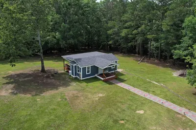 Image de Welcome to this private setting! ! - 1. 5 miles to Lake Murray public ramp! !
