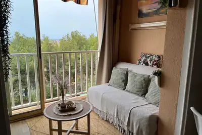 Image de Homerez - Appartement à Bandol avec vue sur la mer.