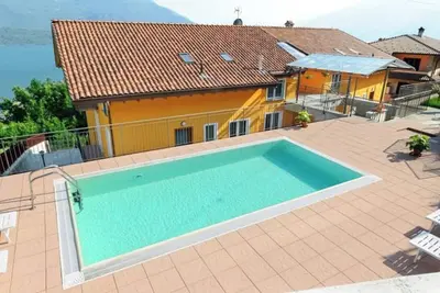 Image de Homerez - Appartement Ă Vercana avec vue sur lac