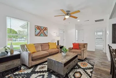 Image de Serene Escape - Peaceful 3-Bd Retreat with Yard