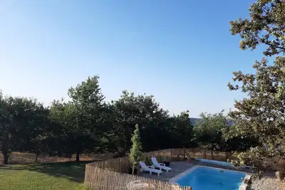 Image de Gîte de Pied Chapel: spa, piscine et pleine nature en Sud Ardèche