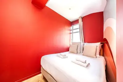 Image de Climatisé & fonctionnel – 2br cœur du 17ᵉ