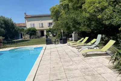 Image de La Maison de Françoise, une maison de vacances pour 8 personnes avec piscine privée en Provence
