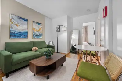 Image de Cozy 2br/1br for 5! Near Central Park!