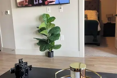 Image de 2-bedroom apartment in  Grand Prairie with WiFi, fitness room, Ac