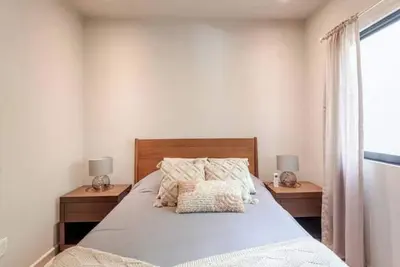 Image de Luxurious apartment with pool.