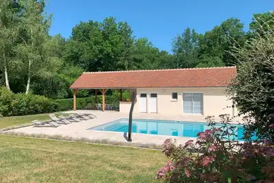 Image de Maison d'été avec grande piscine au cœur du Val de Loire