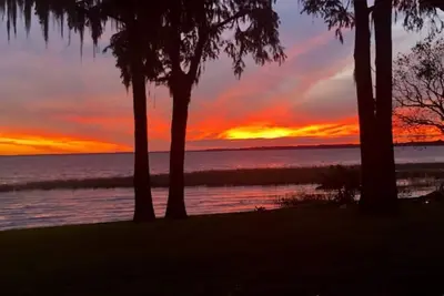 Image de Beautiful Lake Harris sunsets and wildlife on the property! Enjoy gentle breeze
