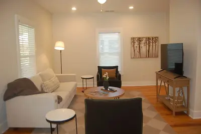 Image de Charming 2-bedroom house, walkable to downtown Greenville!