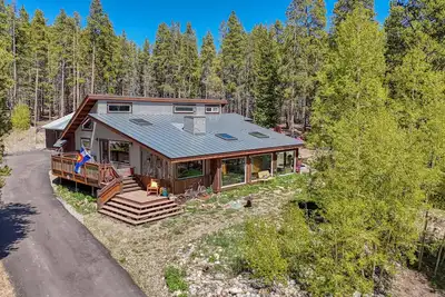 Image de Mountain Retreat Nestled in the Woods!