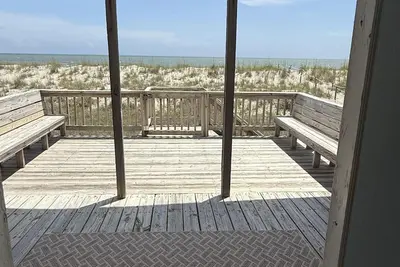 Image de Experience oceanfront at Three C Gulls, a 4-bedroom cottage in Oak Island