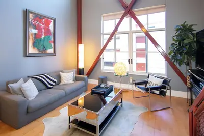 Image de Charming 2-bedroom Loft on Santana Row with WiFi, Ac