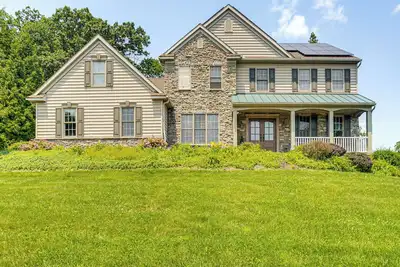 Image de 5 Mi to Dtwn York: Spacious Family Home