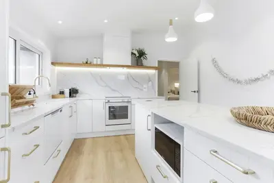 Image de Escape to a Private Beachside Family Retreat