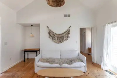 Image de Hemlock Hill Suite - 1-bedroom apartment with WiFi, Ac in lovely Litchfield