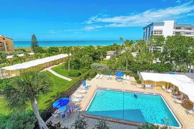 Image de Playing Hooky | Beachfront condo w/ resort-style amenities, Views of the Gulf