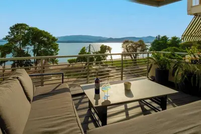 Image de Luxury Sea View 2br Apt - Balcony & Free Parking