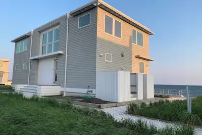 Image de Spectacular Newly Constructed 3-Bedroom Beachfront Home in North Truro